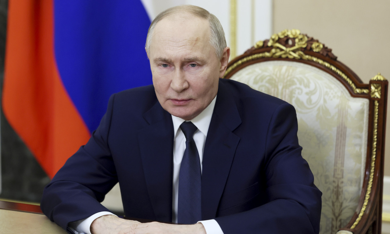 PUTINOV HELIKOPTER USRED MASOVNOG NAPADA Panika u Rusiji! Dok lete dronovi i predsednik u opasnosti