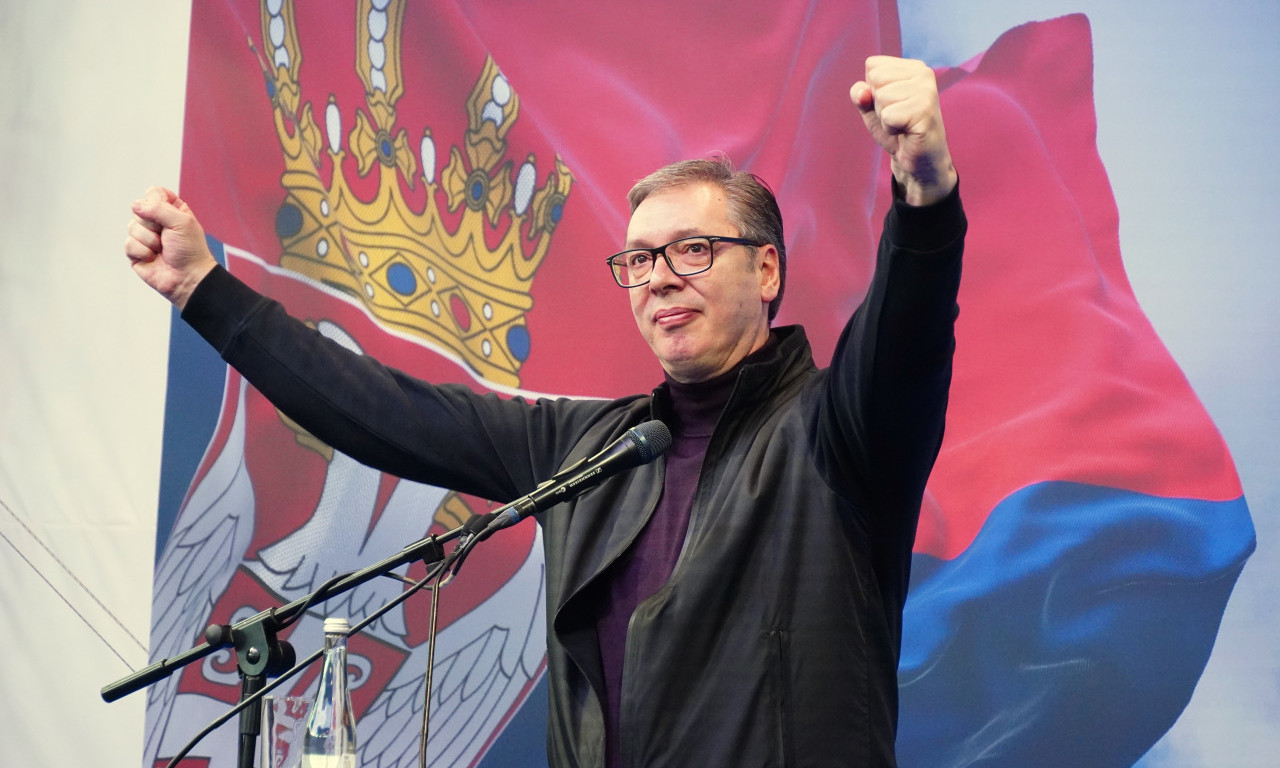 "RAZVIJAM BARJAK SLOBODE, JER SRBIJA PRIPADA NAŠEM NARODU" Vučić podelio snimak kojim će se mnogi ponositi (VIDEO)