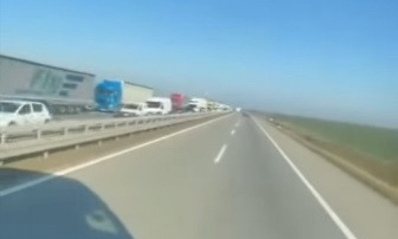 KILOMETARSKA KOLONA NA AUTO-PUTU KA BEOGRADU Vozači na ivici živaca, evo šta je izazvalo kolaps (VIDEO)