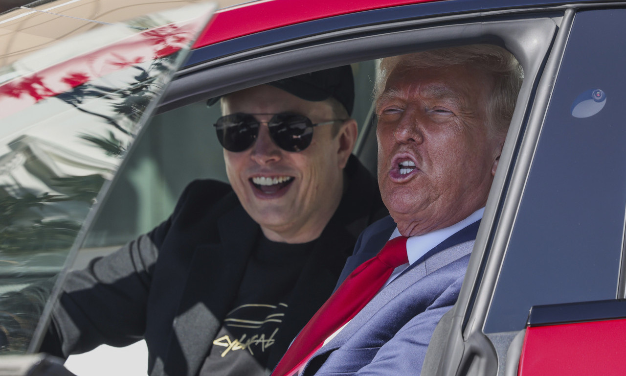 TRAMPOVA OMILJENA REČ - 25% Uvodi carinu na automobile koji nisu proizvedeni u SAD i to nije sve