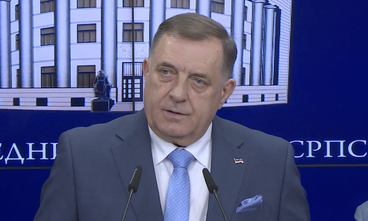INTERPOL ODBIO CRVENU POTERNICU ZA DODIKOM I STEVANDIĆEM: "Predsednik Vučić me upravo obavestio..."