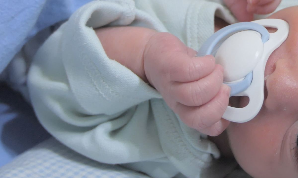 BEBA NIJE HTELA DA ČEKA DO PORODILIŠTA, PA POSTALA PRAVA HEROINA Pogledajte kako je mala Anastasija rođena u Požegi