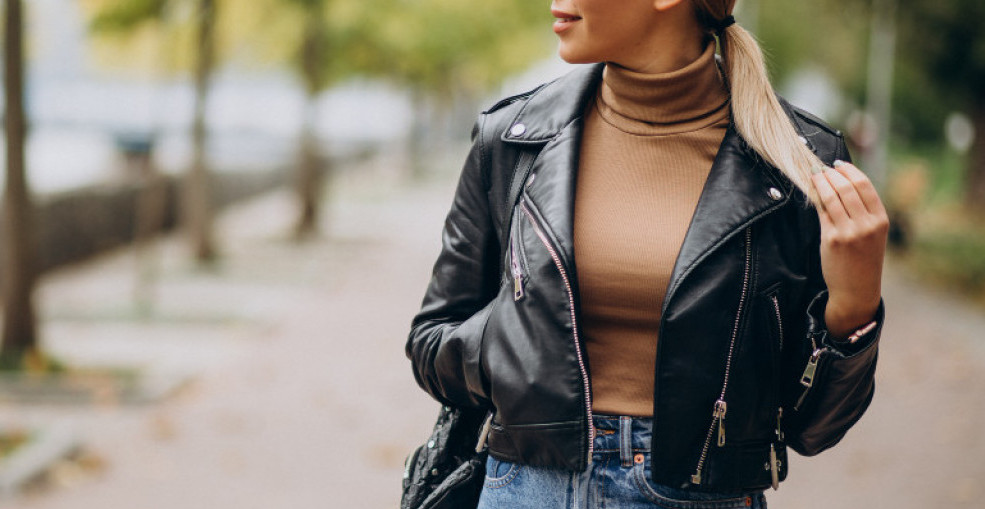 MAJA KUPILA POLOVNU JAKNU, PA U DŽEPU PRONAŠLA NEŠTO ŠTO JU JE RASPLAKALO Skrivena tajna koja slama srce...