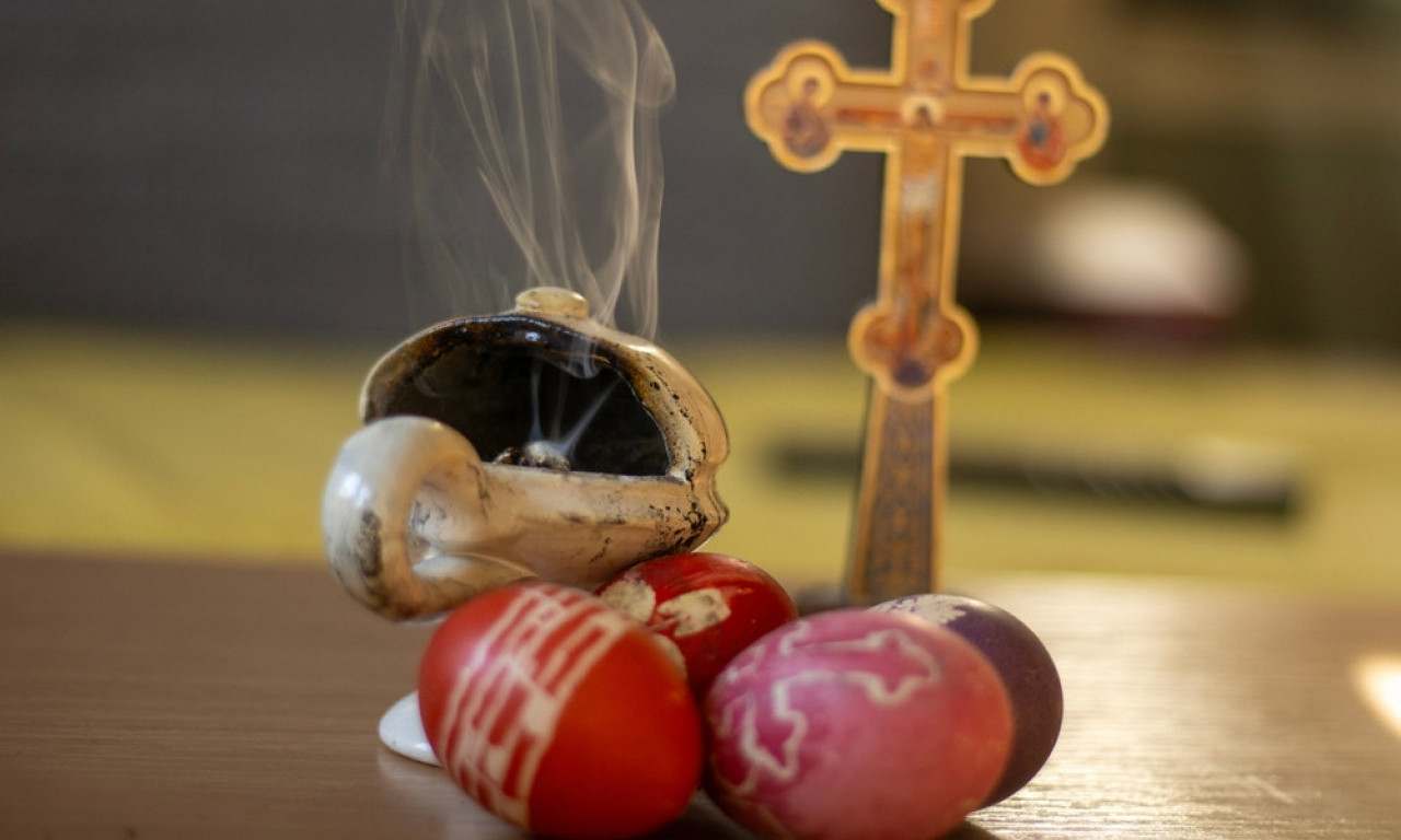 DANAS SE FARBAJU JAJA ZA POKOJNE Ovo je običaj na Istočni petak i priprema za Pobusani ponedeljak