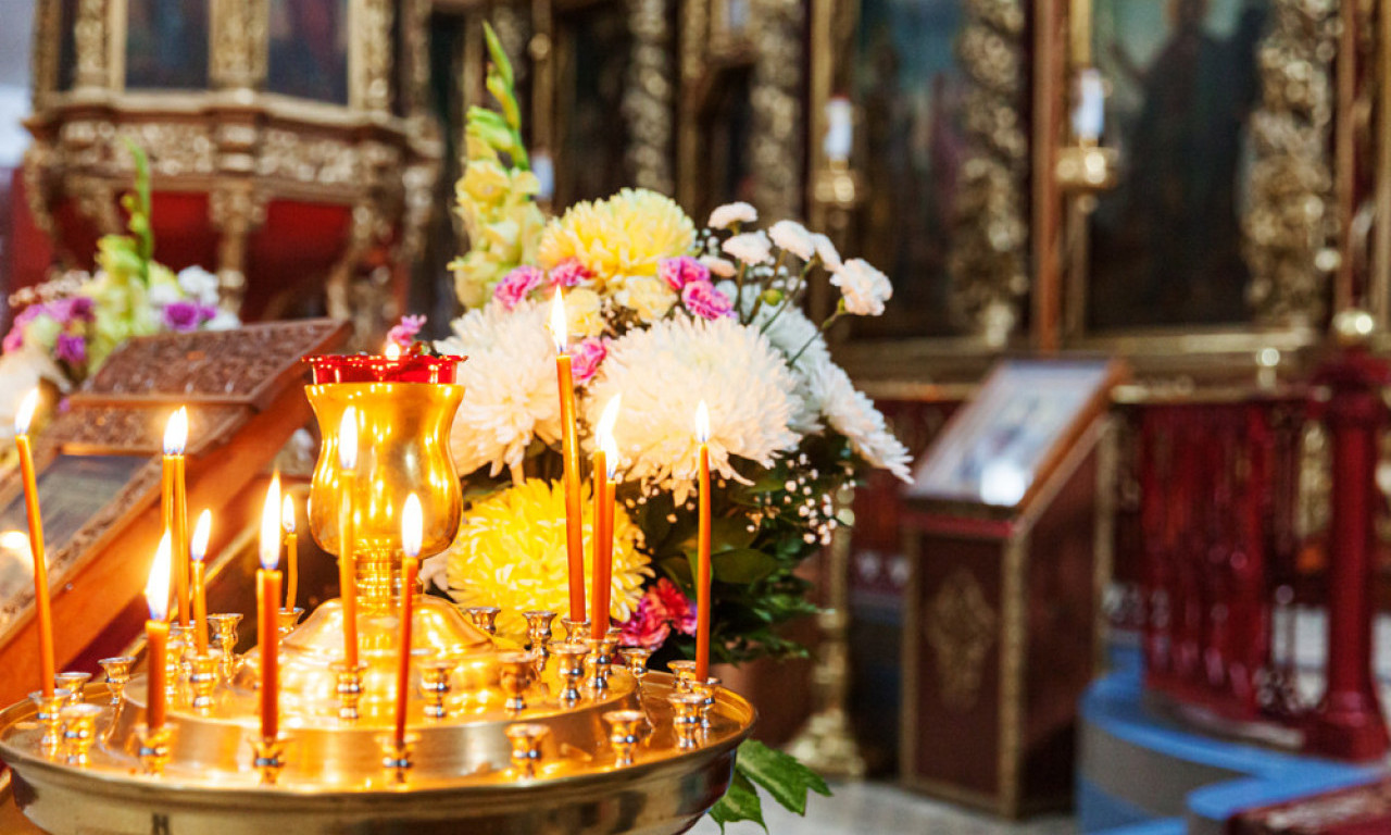 KRŠTENI KRVLJU ZA HRISTA Sveti mučenik Agapije i sedmorica s njim dali život za veru!