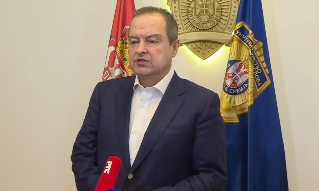 "SKANDIRALI SU... ALI NAPAD NEMA POLITIČKU KONOTACIJU" Dačić otkrio kako je i zbog čega izbila tuča u Novom Sadu