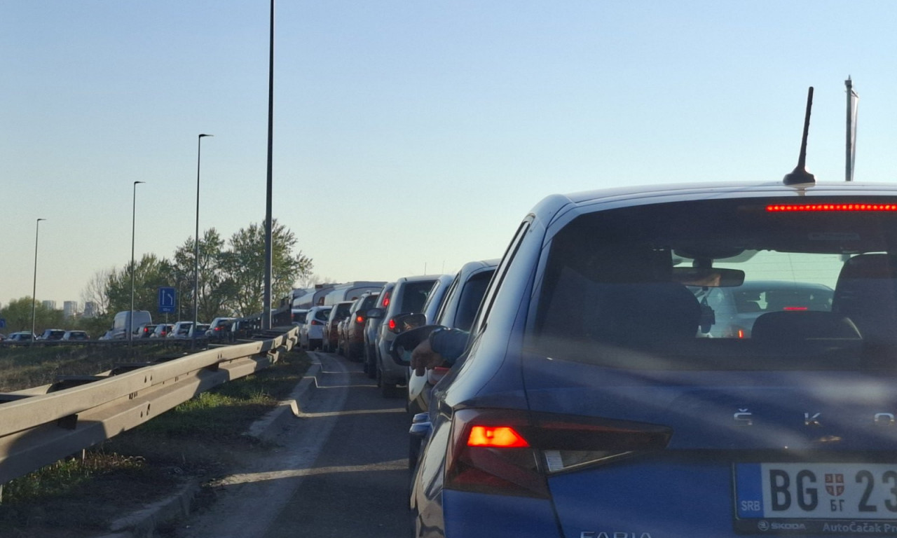 VELIKE GUŽVE NA AUTO-PUTU KA NIŠU Vozila "mile", formirale se i kolone...evo šta je razlog (VIDEO)