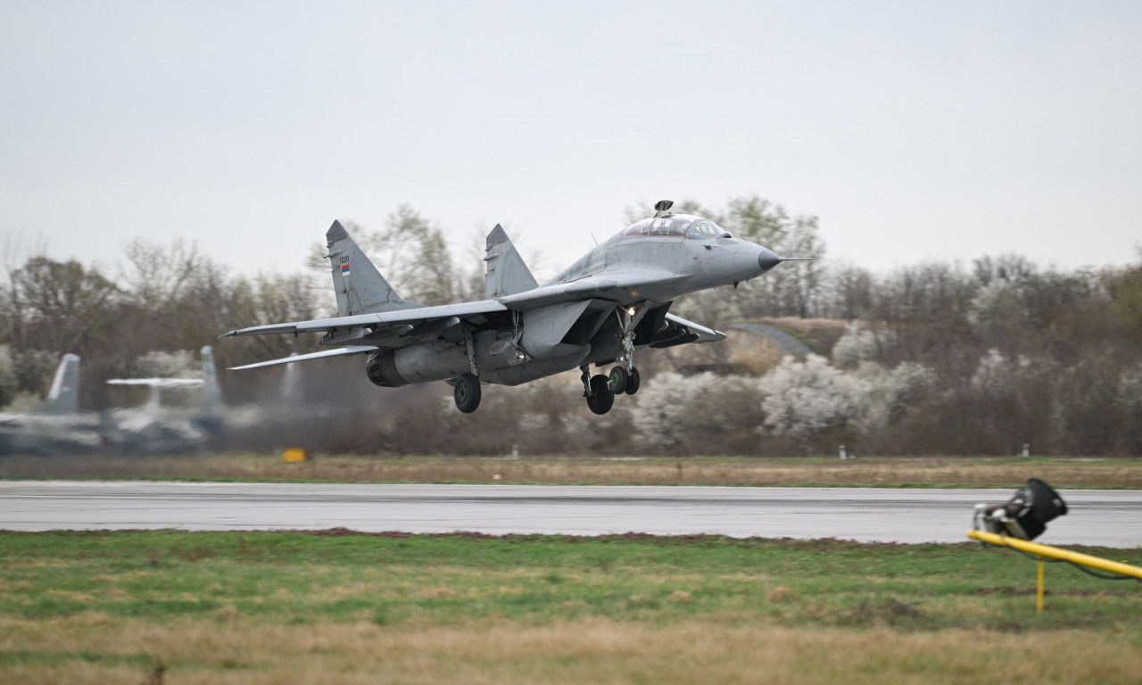 NEOBIČAN OGLAS HIT U SRBIJI Vojska nudi posao, a jedan detalj posebno je iznenadio građane! (FOTO)