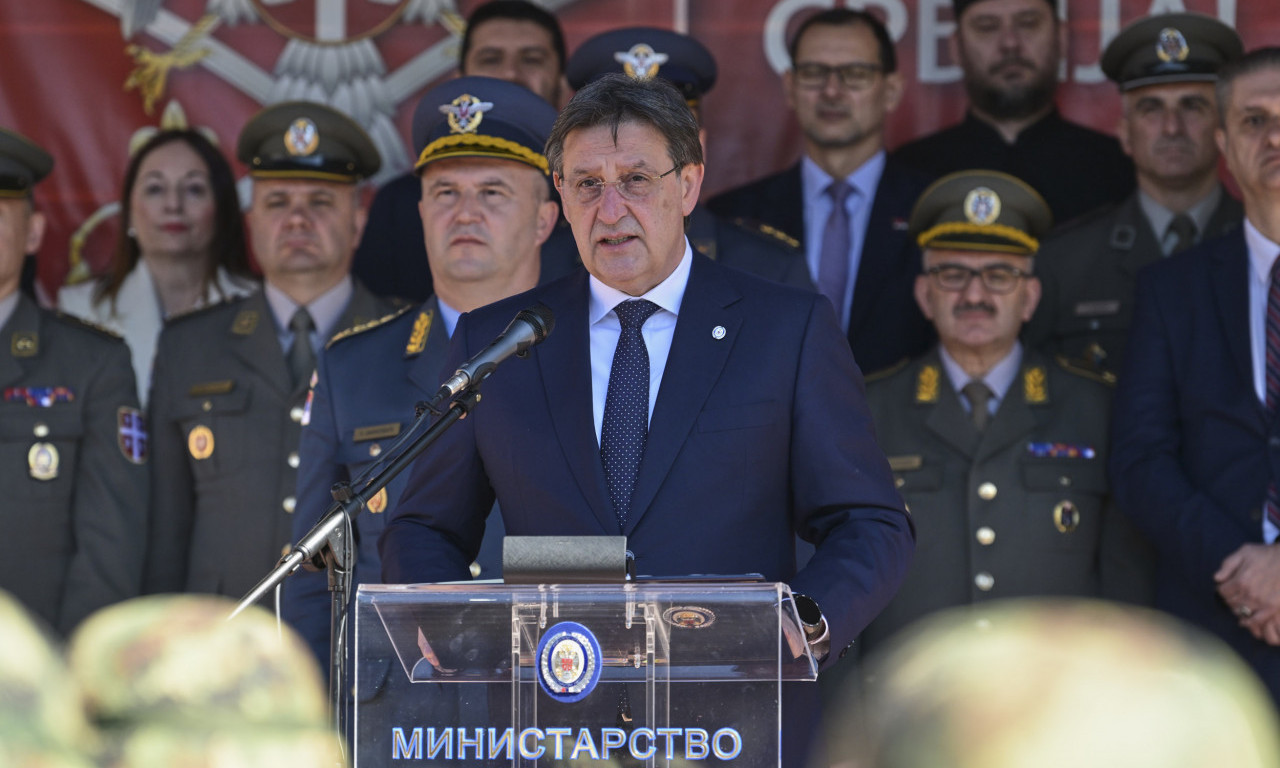MINISTAR ODBRANE PORUČIO NA DAN VOJSKE SRBIJE: "Radimo na unapređenju uslova života i rada za naše pripadnike"