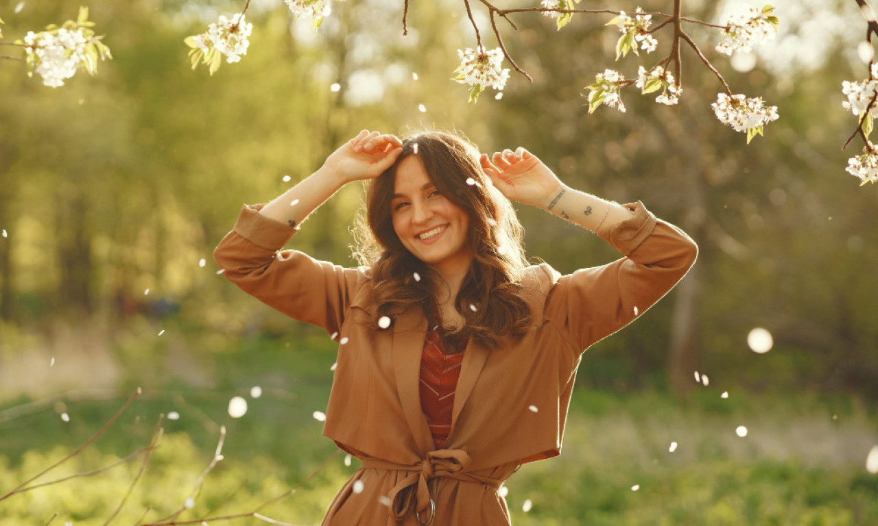 MESEČNI HOROSKOP ZA MART 2026: Ovan želi da se dokaže, Strelac ulazi u tajnu vezu, a Ribe započinju novi životni ciklus