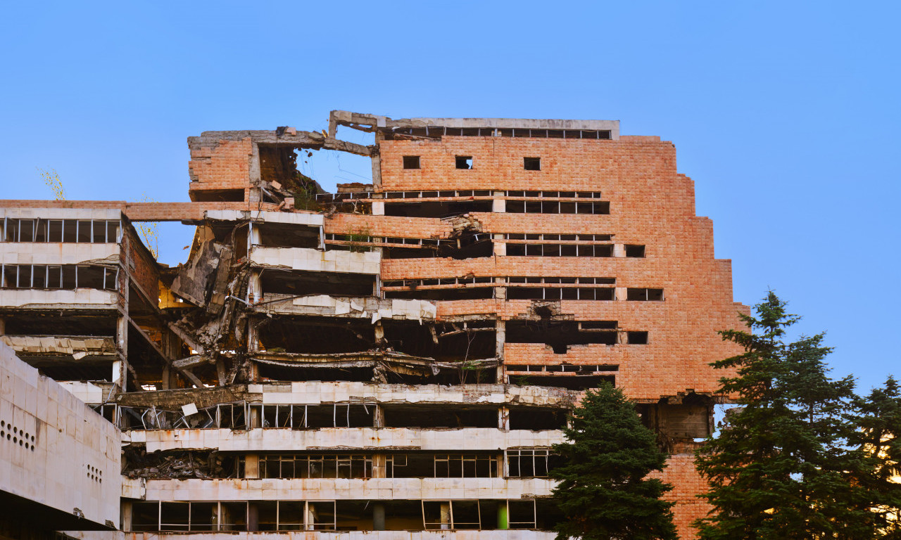 HAOS U SKUPŠTINI ZBOG GENERALŠTABA: Ko je bio u arhivi veče pre požara?