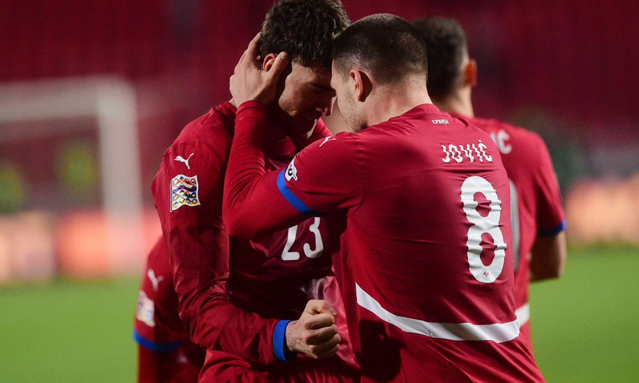 EVO ŠTA SU PORUČILI FUDBALERI SRBIJE Fer i sportsko navijanje protiv Engleza - jer mi smo gospoda
