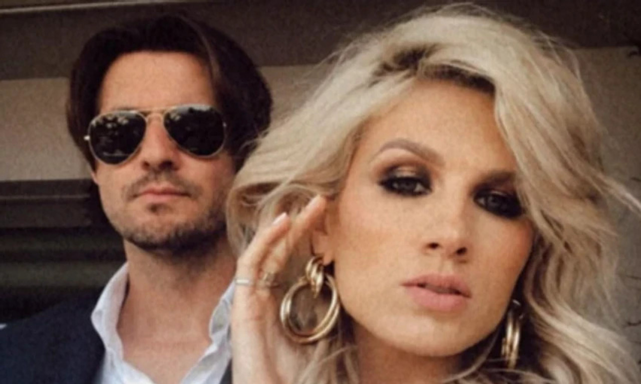 NEVENA BOŽOVIĆ SA PILOTOM ČEKA DEČAKA Pevačica je u osmom mesecu trudnoće