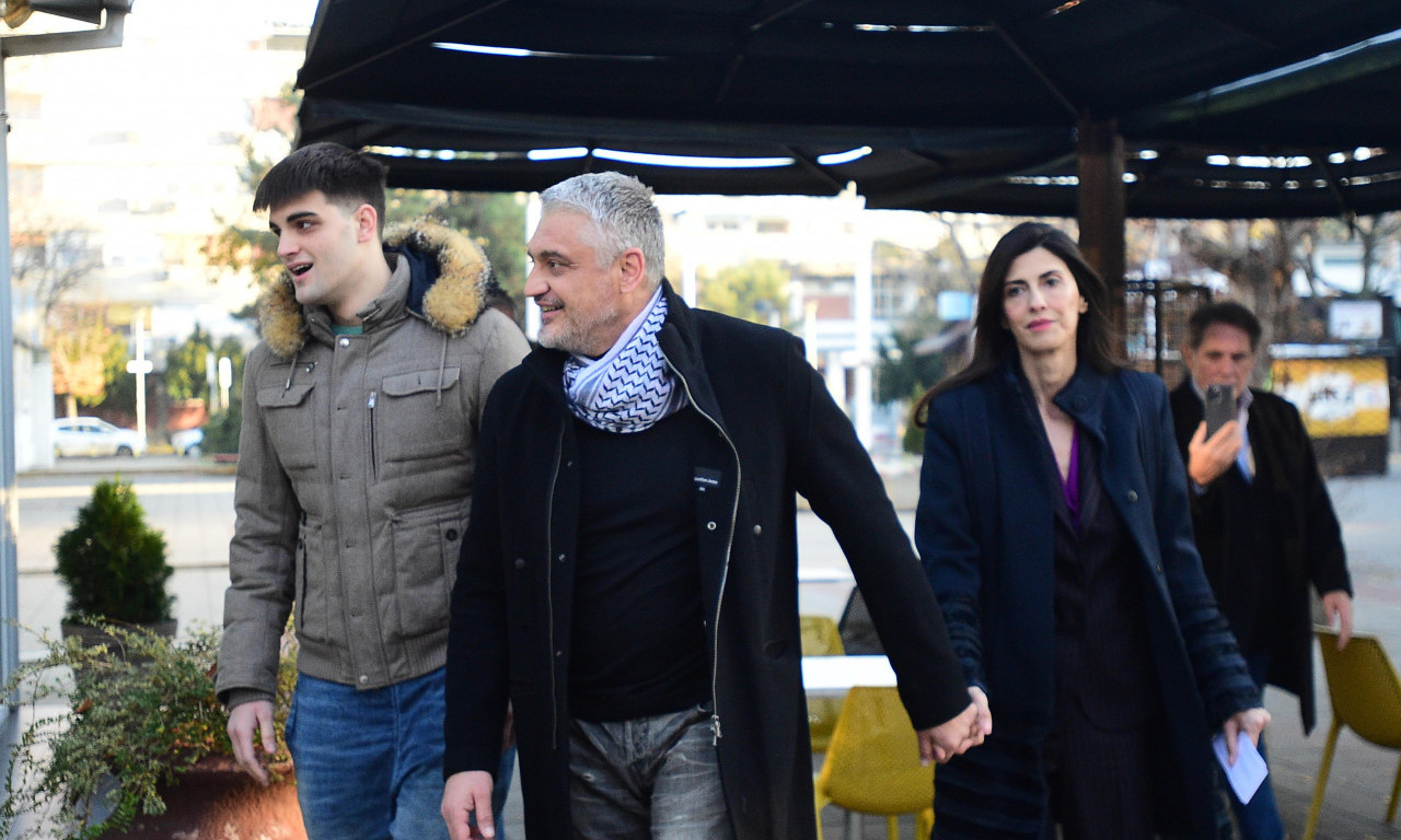 BIVŠA SUPRUGA ČEDE JOVANOVIĆA IMA NOVOG DEČKA  Preselila se u Ameriku nakon razvoda