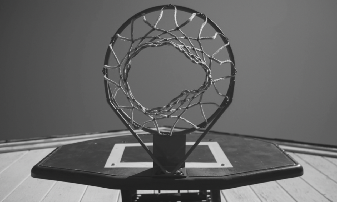 PRONAĐEN MRTAV BIVŠI KOŠARKAŠ CRVENE ZVEZDE Jeziva scena kod teniskih terena na Novom Beogradu