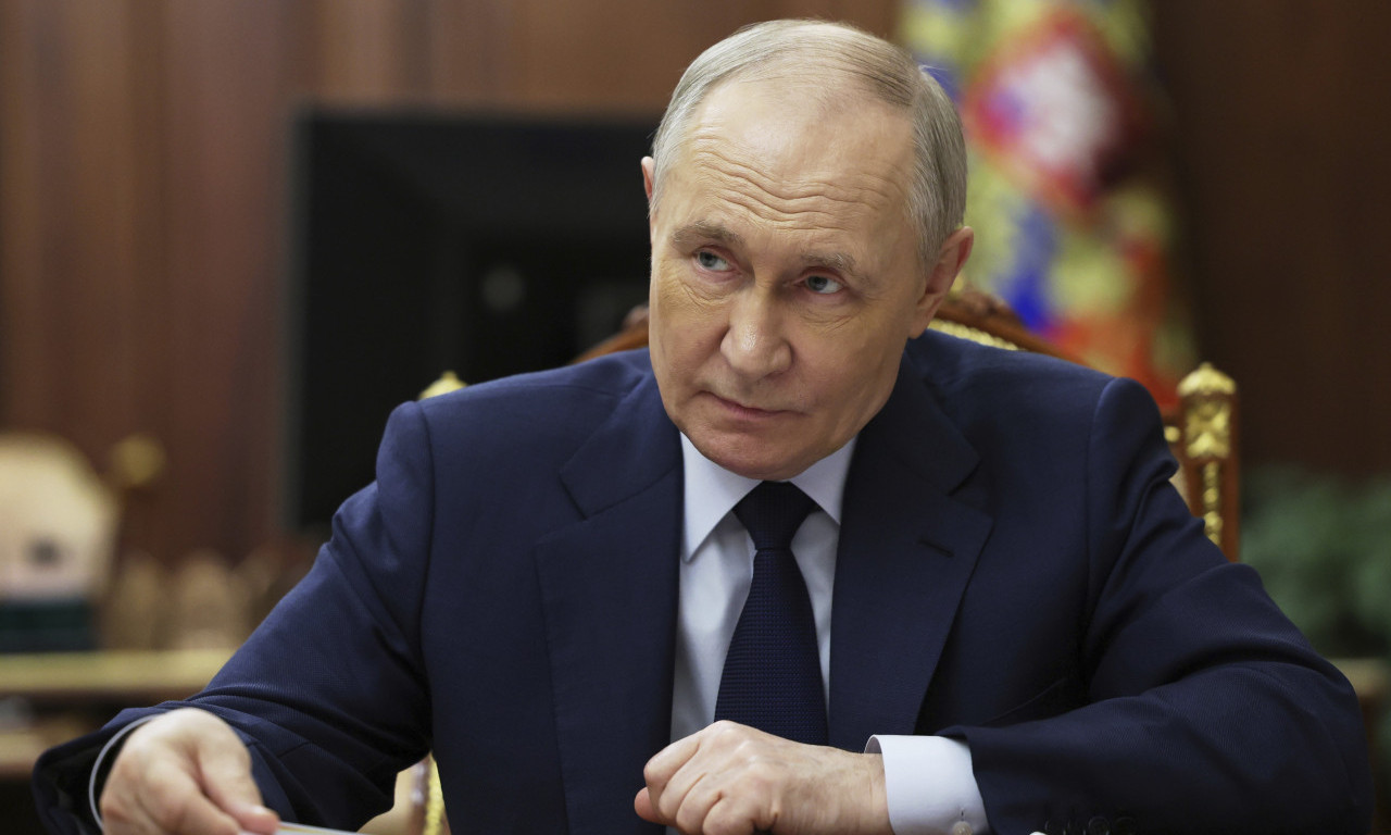 AVIONI IZ RUSIJE STIŽU U IRAN DA GASE POŽAR Tragedija u luci odnela 25 života, a Putin će pomoći!