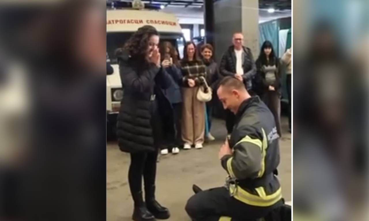 GASI POŽAR, A OSVAJA SRCA Evo kako je vatrogasac uz pomoć kolega zatražio ruku svoje devojke (VIDEO)