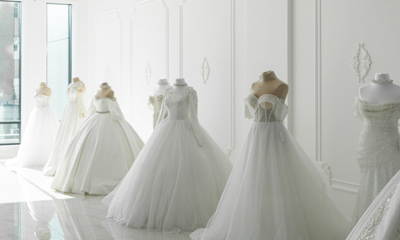 MLADE MASOVNO IDU U PRIŠTINU PO VENČANICE – ALI NEKE SE GORKO KAJU: Jeftinije ne znači uvek i bolje