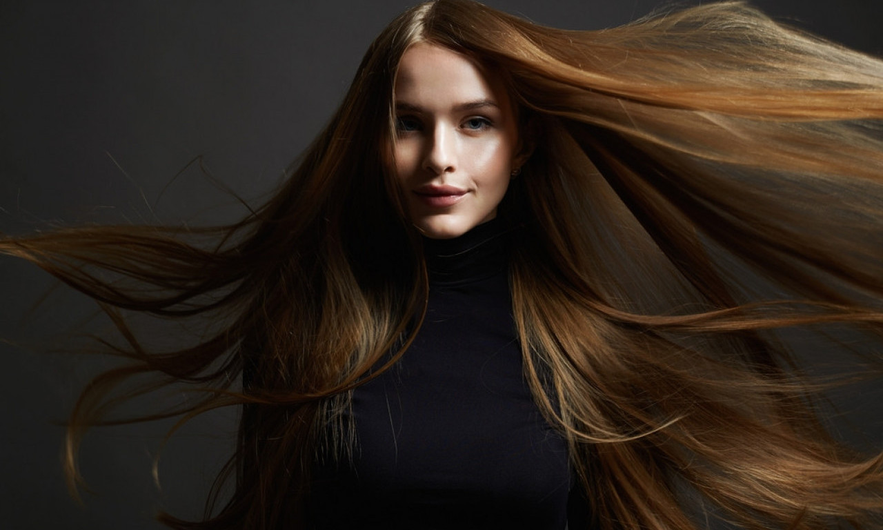 ZABORAVITE SKUPE PREPARATE Ovaj vitamin ubrzava rast kose i do 4 cm mesečno!