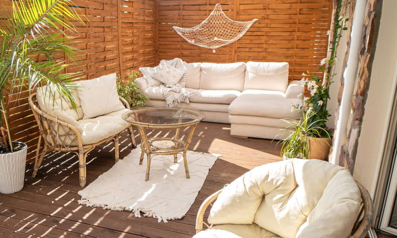 KUPUJETE BAŠTENSKU GARNITURU? Evo 7 saveta koji će vam uštedeti i novac i živce