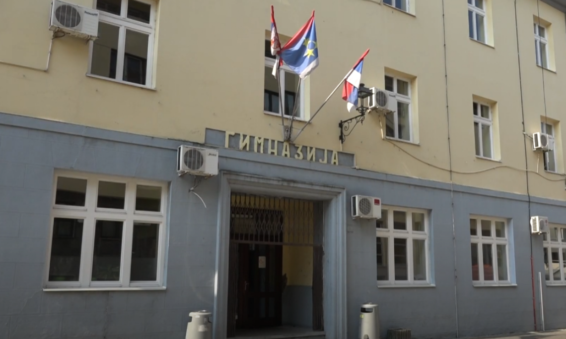 ZRENJANINSKA GIMNAZIJA PREKIDA OBUSTAVU NASTAVE Od ponedeljka časovi traju 45 minuta