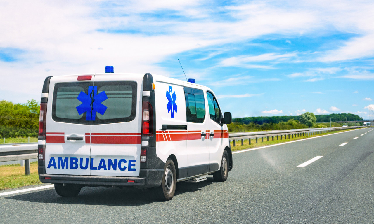 VELIKA TRAGEDIJA Beba poginula, druga teško povređena u stravičnoj nesreći