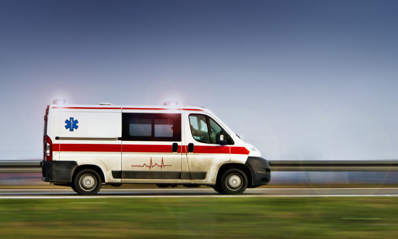 HITNO EVAKUISANI UČENICI Škola zatvorena do daljnjeg, nepoznata supstanca u vazduhu - na terenu su sve službe (VIDEO)