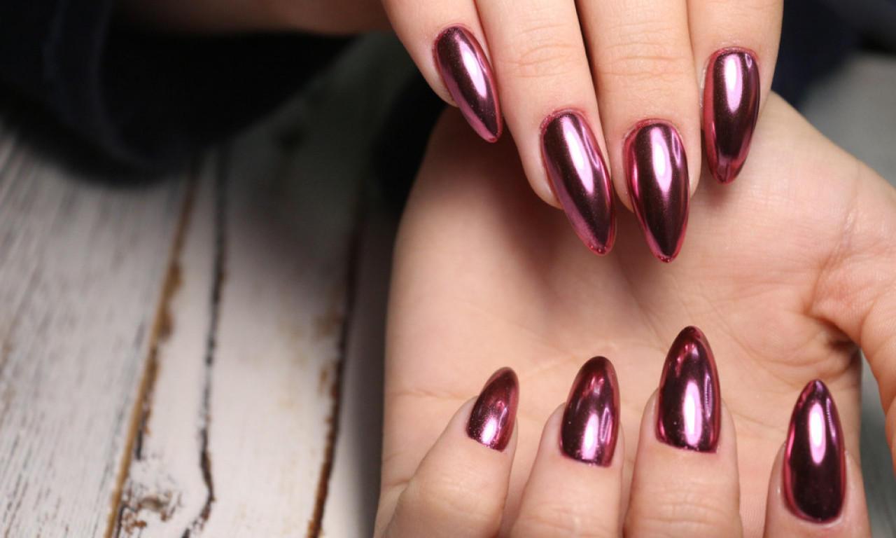 TREND KOJI HIPNOTIŠE Cat eye efekat koji će vas oboriti s nogu!