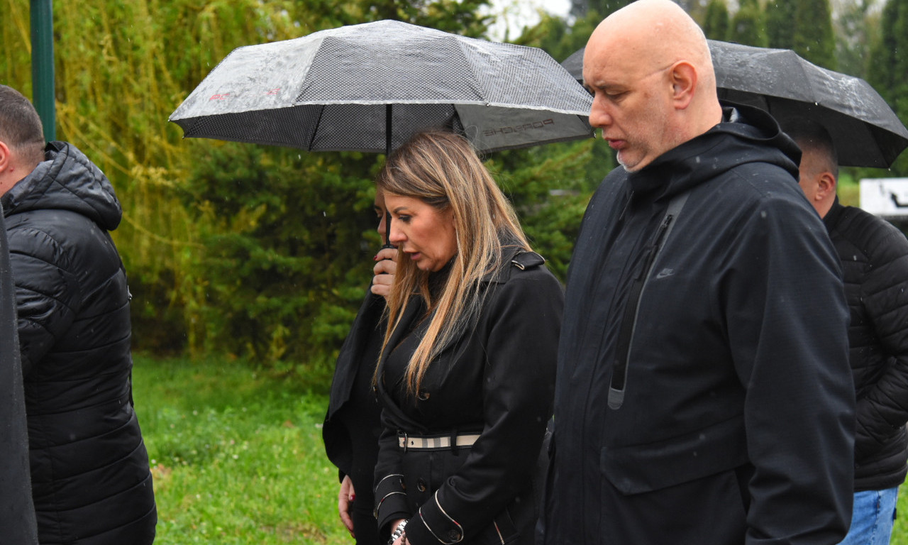 SAHRANJEN VLADICA MILJKOVIĆ Viki Miljković ispratila brata na večni počinak, tužne scene iz Niša (FOTO)