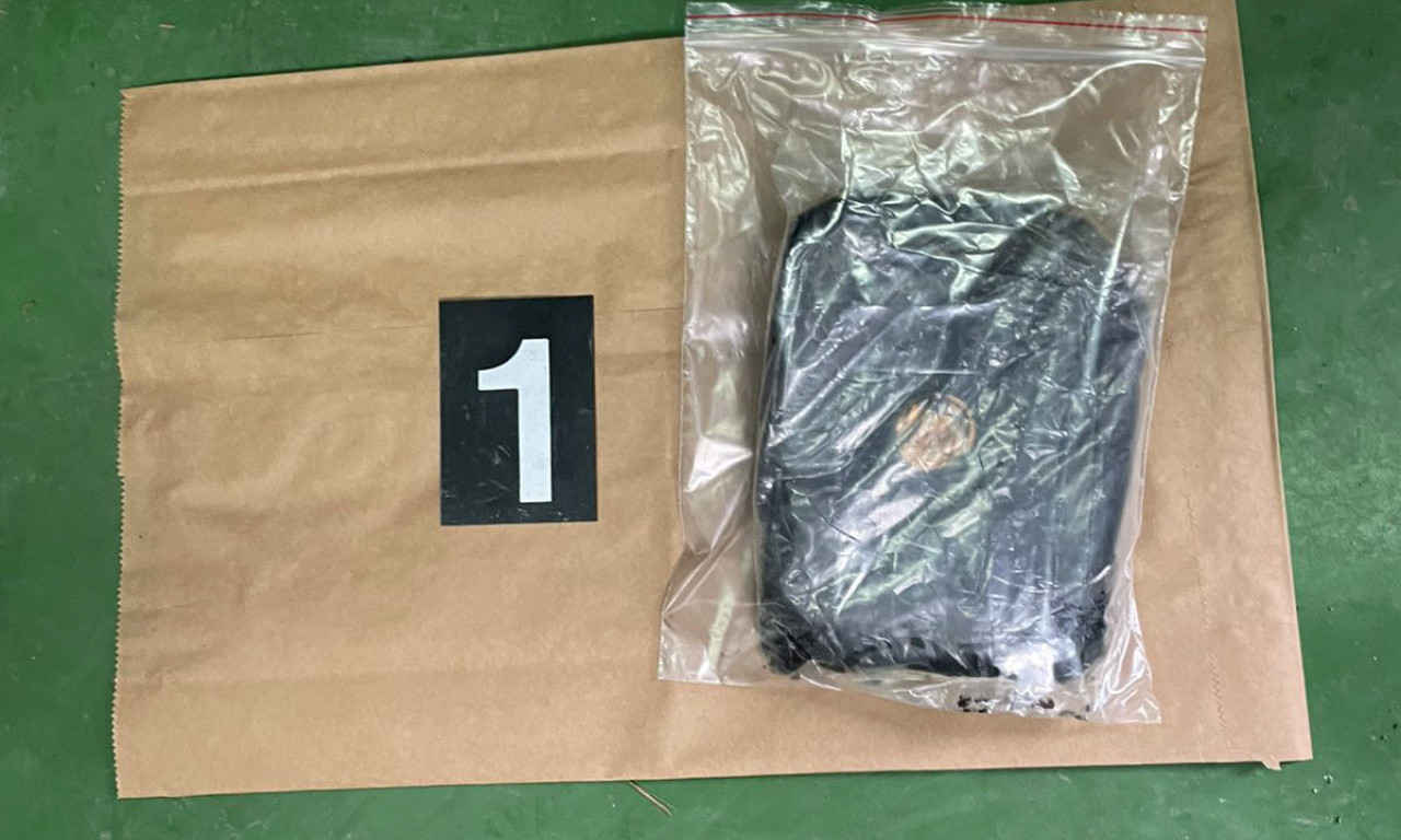 UHAPŠENI ŠVEĐANI NA SRPSKOJ GRANICI! Policija im pronašla velike količine narkotika (FOTO)
