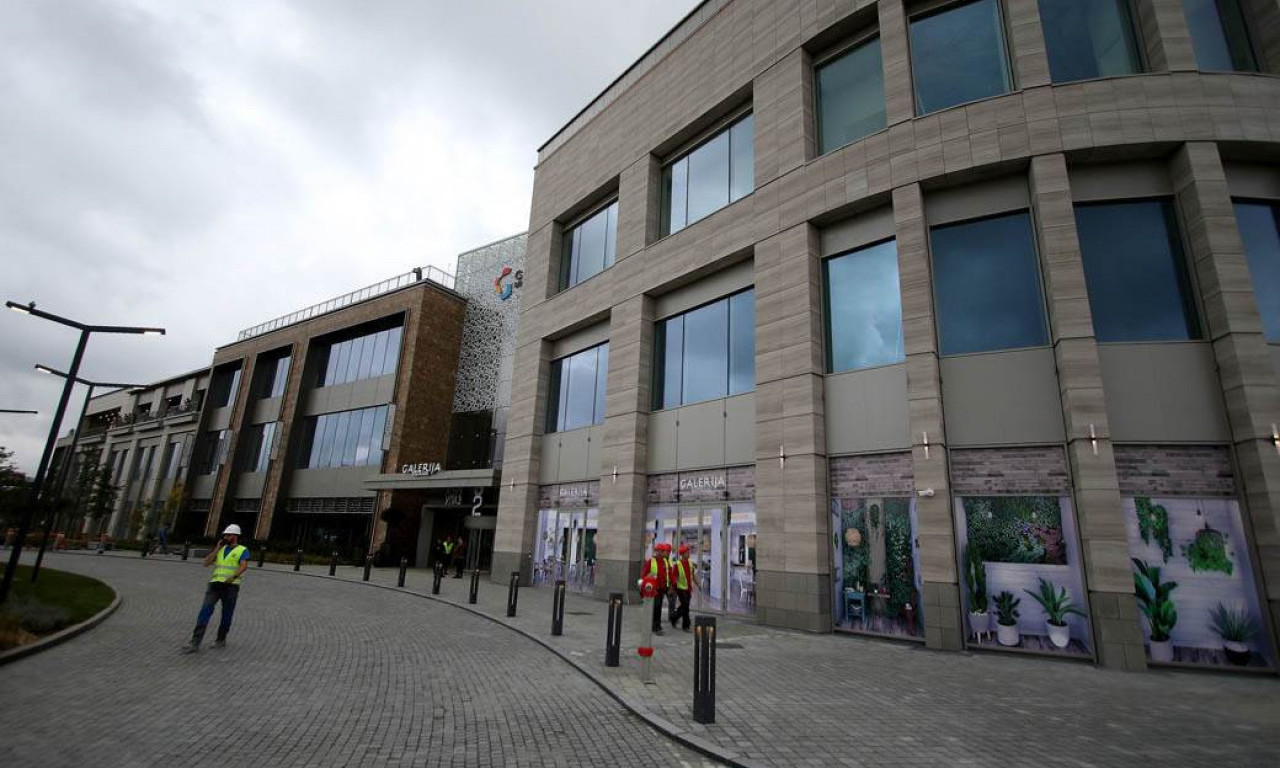 ŽESTOKA TUČA U TC "GALERIJA" Ima povređenih, intervenisala Hitna pomoć!