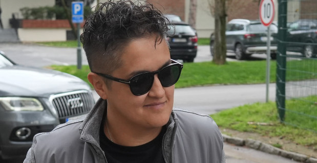 MARIJA ŠERIFOVIĆ UHVAĆENA NA NASTUPU JOVANE PAJIĆ: Da li ovim potezom potvrđuje glasine o vezi? (FOTO)