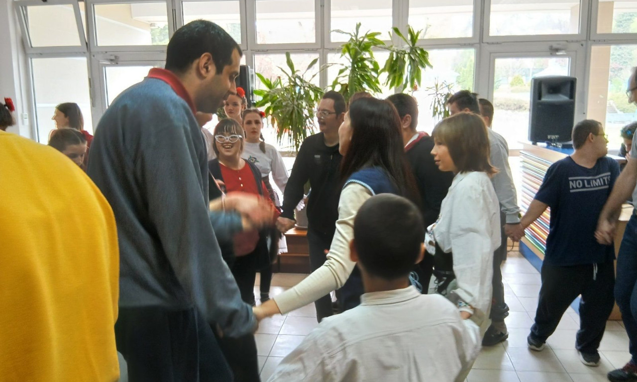 "DA NIKO NE BUDE IZOSTAVLJEN" Podsetivši na Agendu UN obeležen Svetski dan osoba sa autizmom, 2. april