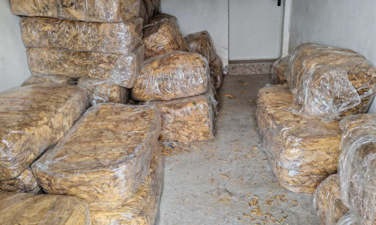 "PAO" NIŠLIJA ZBOG ŠVERCA Policija mu pronašla skoro tonu rezanog duvana