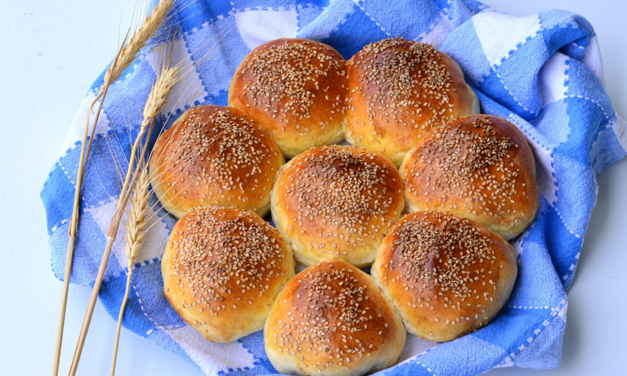 NAJMEKŠA POSNA PAMUK POGAČA Kad testo miluje dlanove, a miris poziva na okupljanje