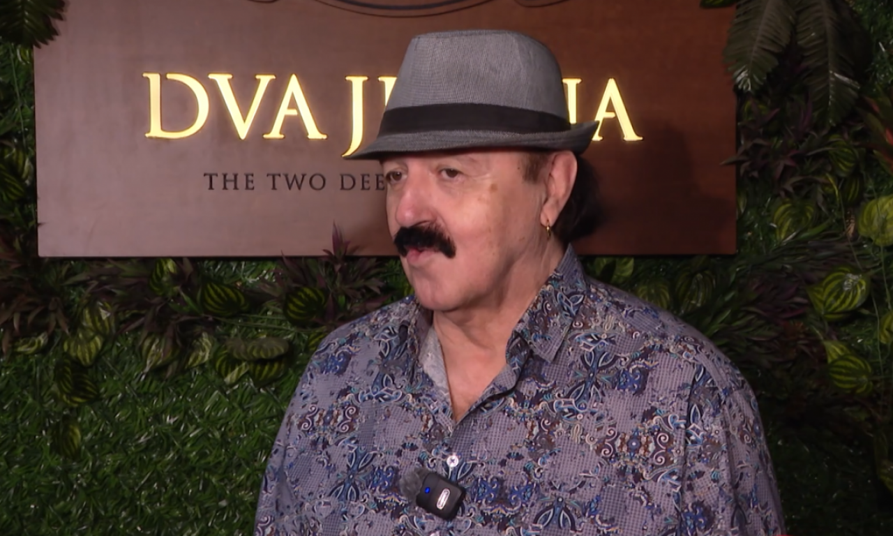 HARIS ODBRUSIO NA PITANJE O MELINI I BIZNISMENU "Ne interesuje me, alo" (VIDEO)