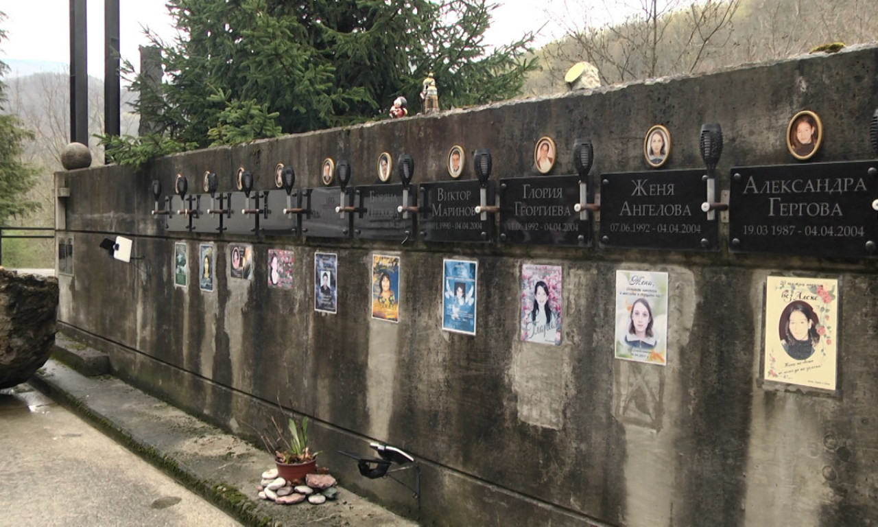 NISMO ZABORAVILI 21 godina od tragedije u kojoj je stradalo 12 osnovaca iz Bugarske (FOTO)