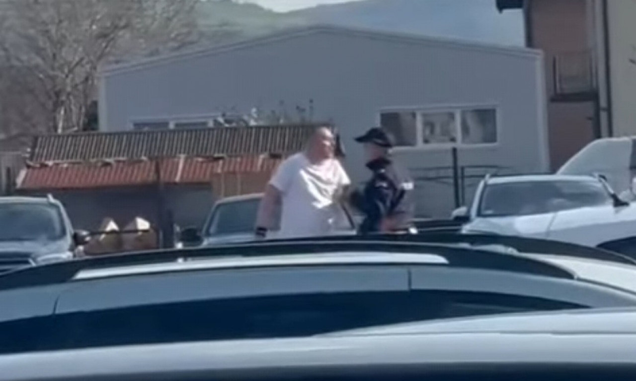 NOVI SNIMAK NAPADA NA POLICAJCE U VETERNIKU: Vikao na građane, vređao saobraćajce, pozivao se da je advokat (VIDEO)