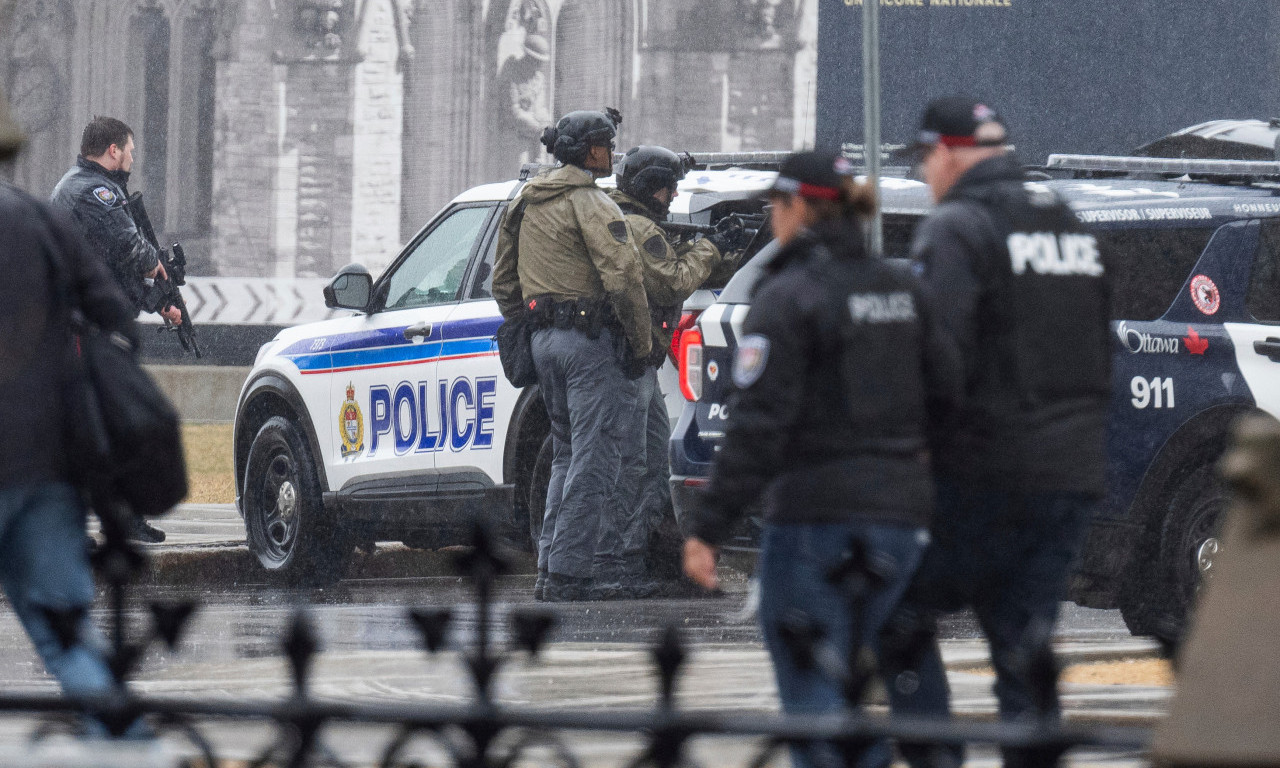 PUCANO NA AMERIČKI KONZULAT Hici odjekuju gradom