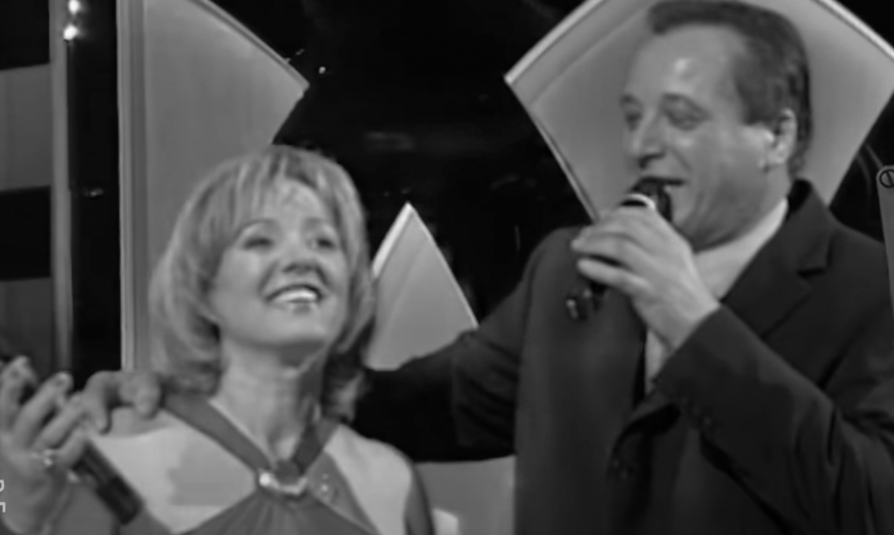 PREMINUO BRAT VERE MATOVIĆ Folk pevačica zavijena u crno, tuga za proslavljenim harmonikašem