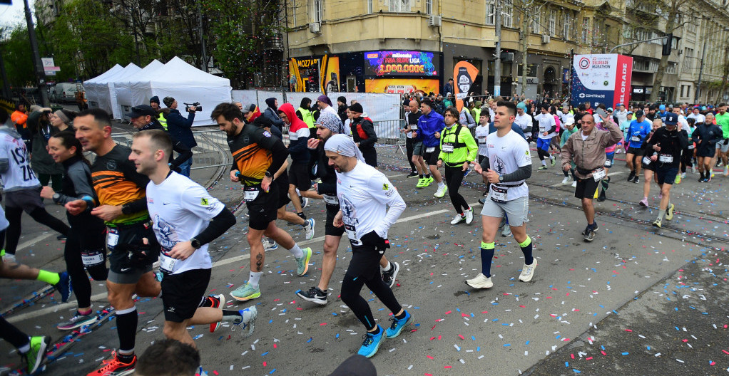 MARATONAC U BEOGRADU PAO TOKOM TRKE! Hitna pokušava da ga oživi na licu mesta
