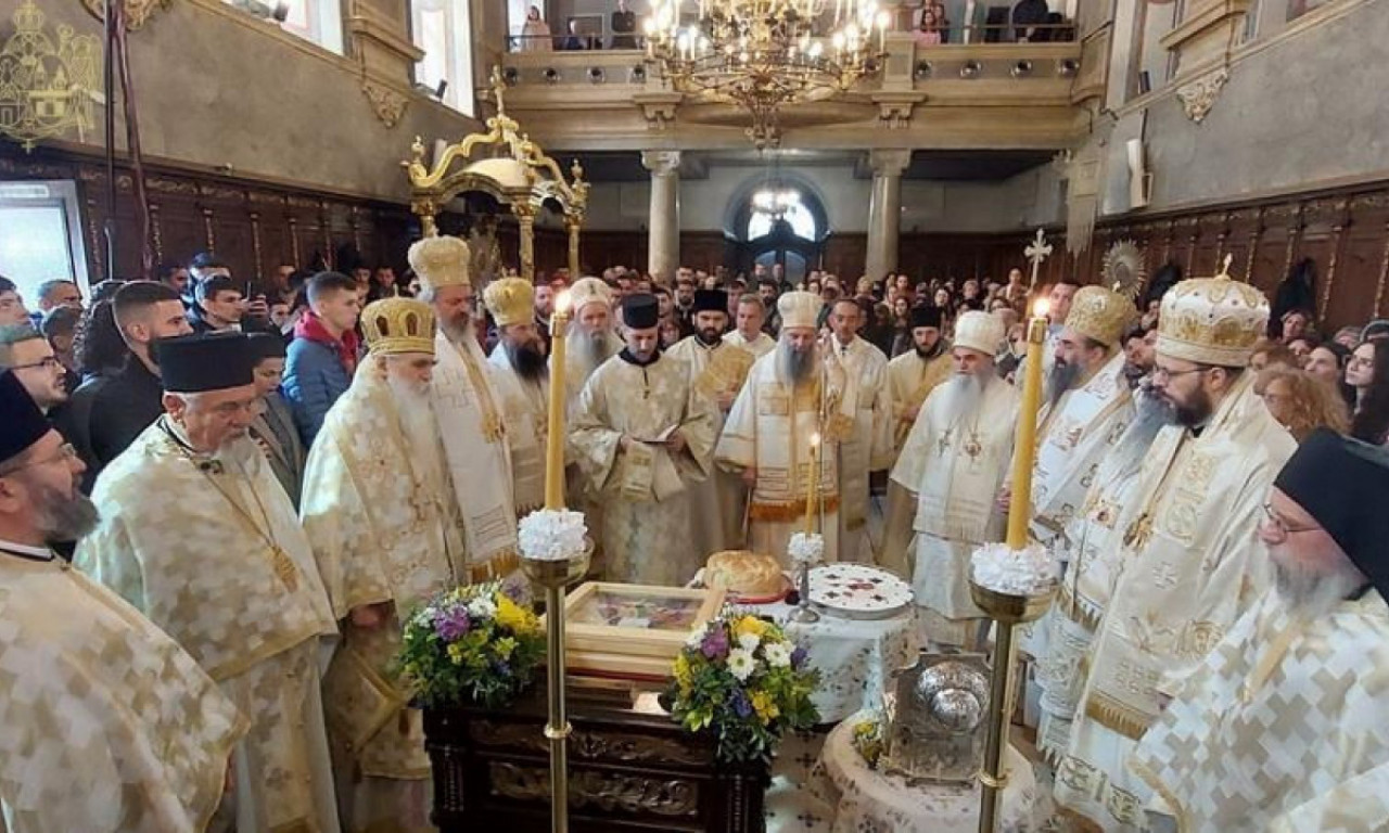 PORFIRIJE NA LITURGIJI U NOVOM SADU: Danas obeležavamo 70 godina od usnuća u Gospodu svetog Irineja (FOTO)