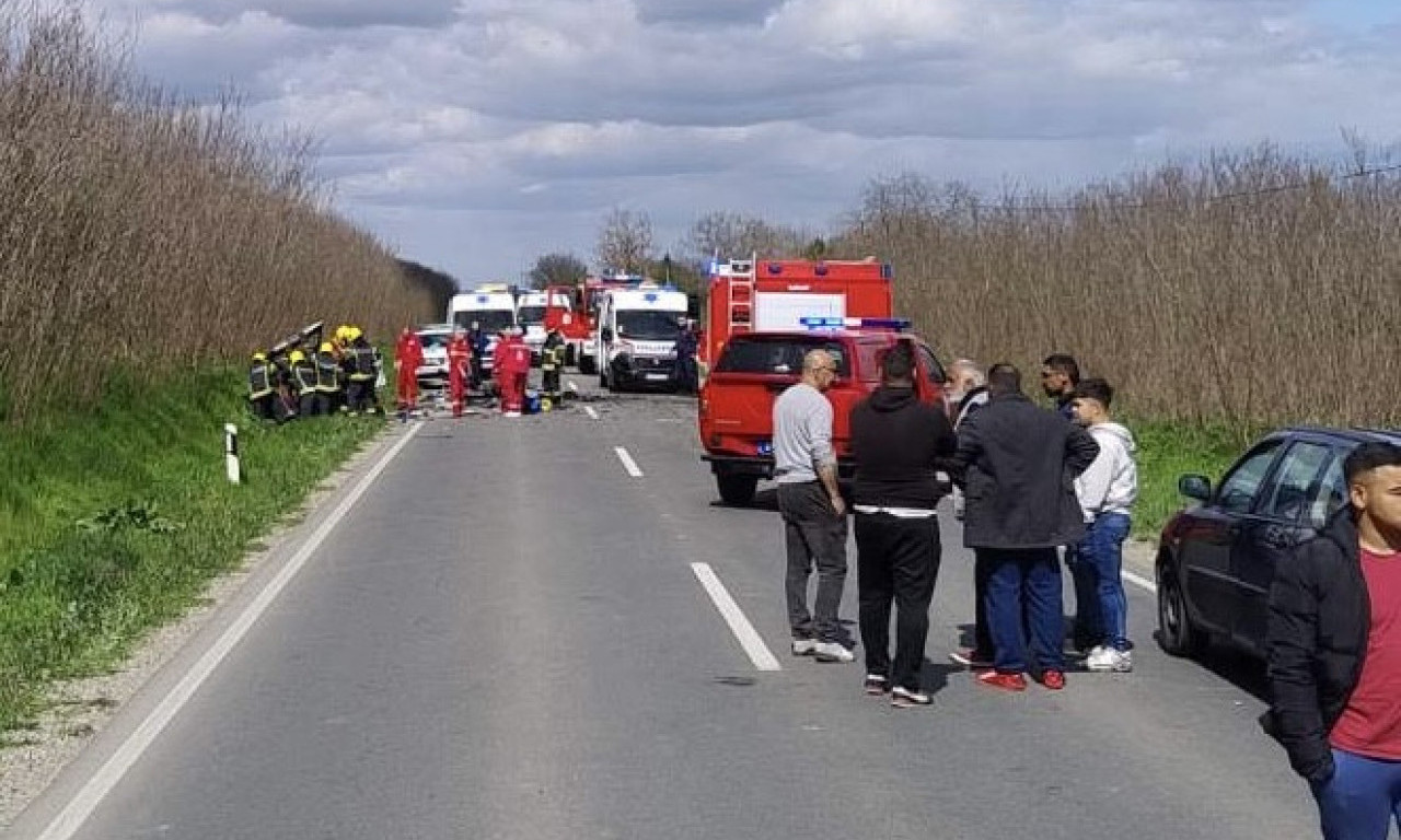 LJUBINKI POZLILO ZA VOLANOM, PA UŠLA U SUPROTNI SMER U udesu kod Bečeja poginule majka i ćerka, a unuk i dalje kritično