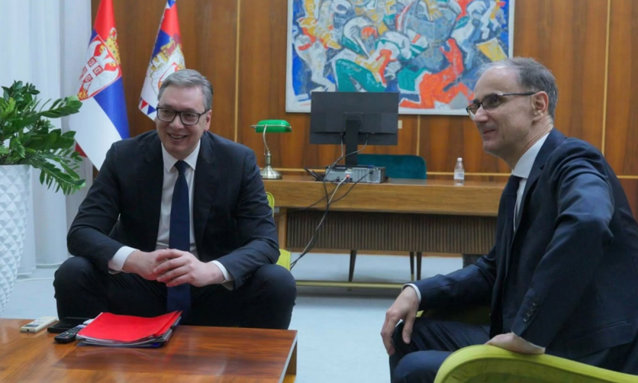 VUČIĆ I MACUT ODRŽALI PRVI SASTANAK Pogledajte ko je još prisustvovao (FOTO)