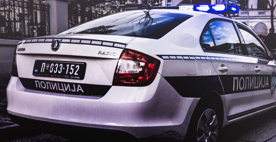 KRVAVA DRAMA NA USKRS Smrskali mladiću lobanju, policija u Beogradu traga za trojicom!