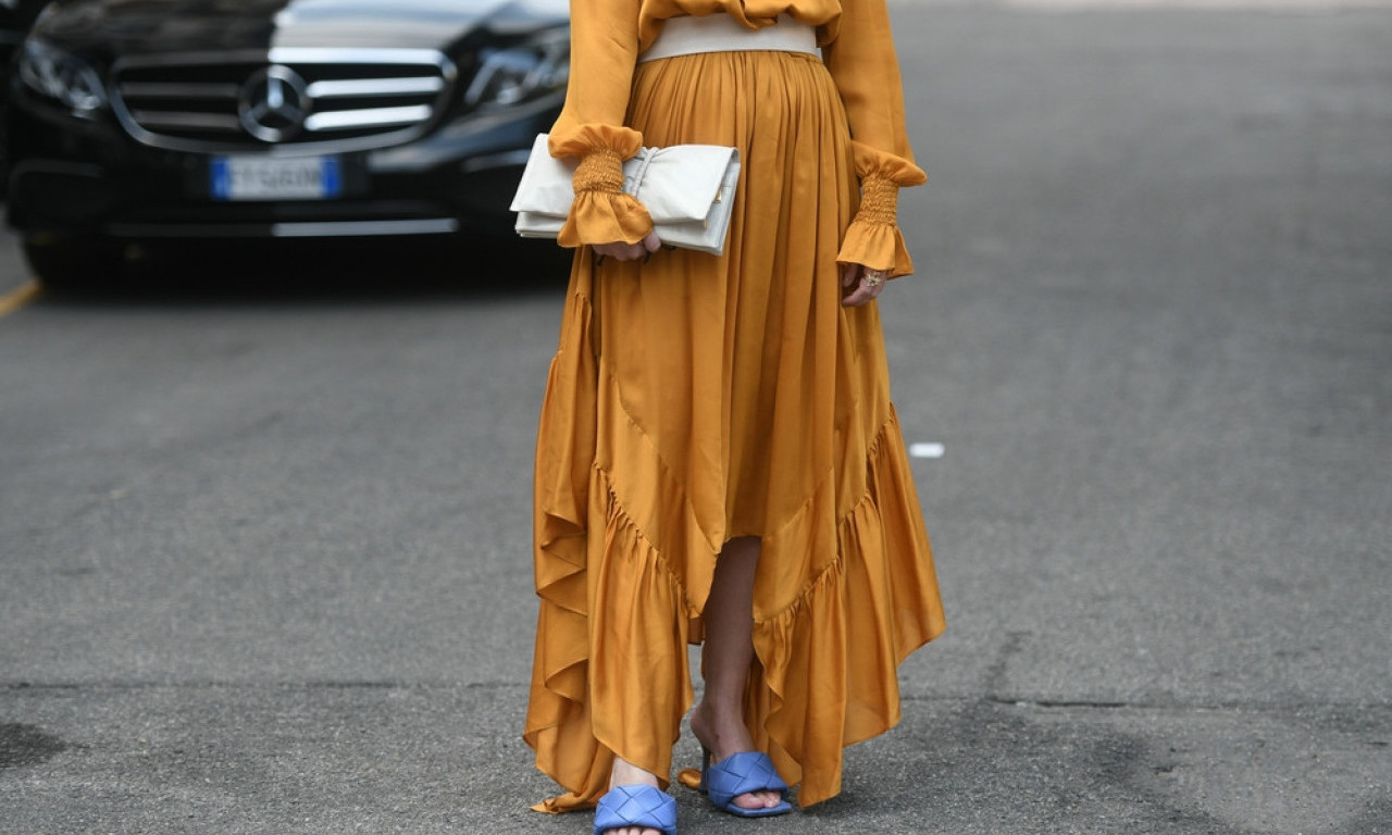 HALJINA KOJA SKRIVA ŠTO TREBA, A ISTIČE ŠTO VOLIMO Asimetrija je hit proleća!