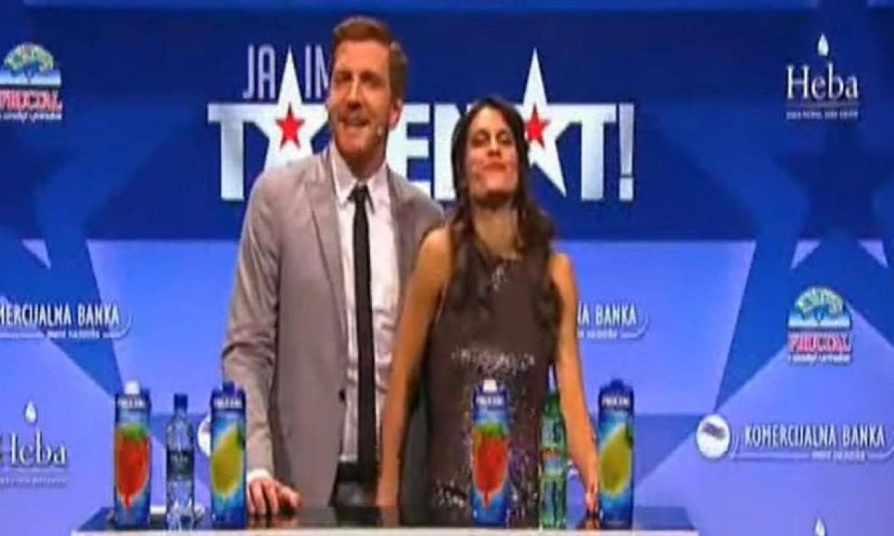 ŠOK NA SRPSKOJ TELEVIZIJI! Voditeljka pred kamerama RTS uhvatila kolegu za međunožje (VIDEO)