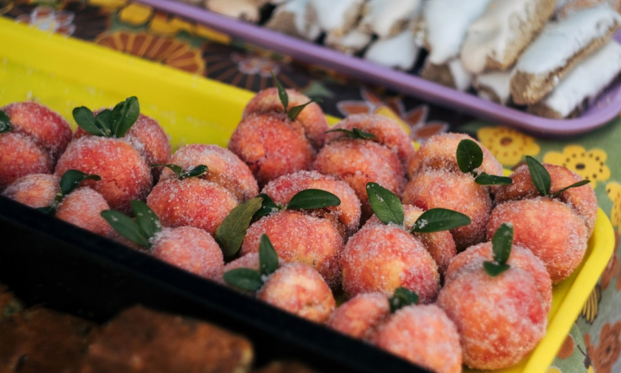 ZA SVAKI STO I SVAKU DOMAĆICU Najlepši uskršnji kolači na jednom mestu