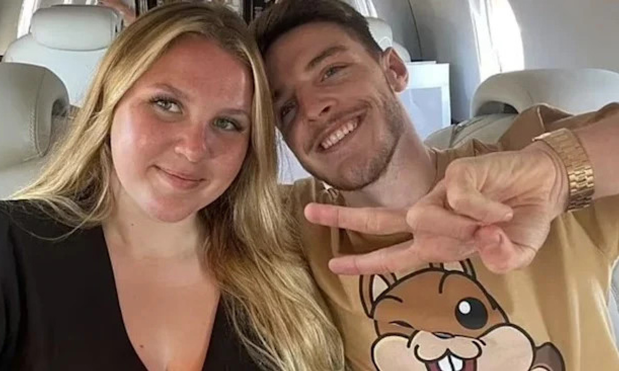 DEKLAN RAJS UNIŠTIO REAL, A SVET BRUJI O NJEGOVOJ DEVOJCI "Može da ima brutalne lepotice, a on se zadovoljio..." (FOTO)