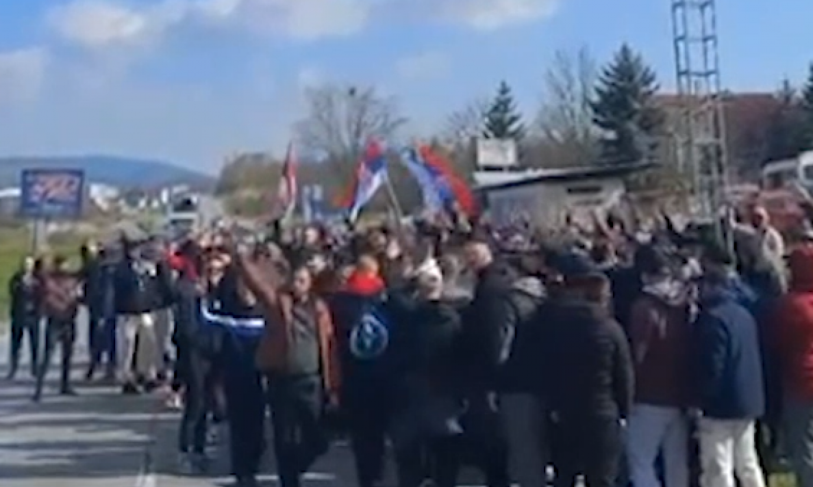 SRBI SA KIM ČETVRTI DAN PEŠAČE KA BEOGRADU Pravi heroji hrabrim koracima iz Čačka krenuli ka Gornjem Milanovcu (VIDEO)